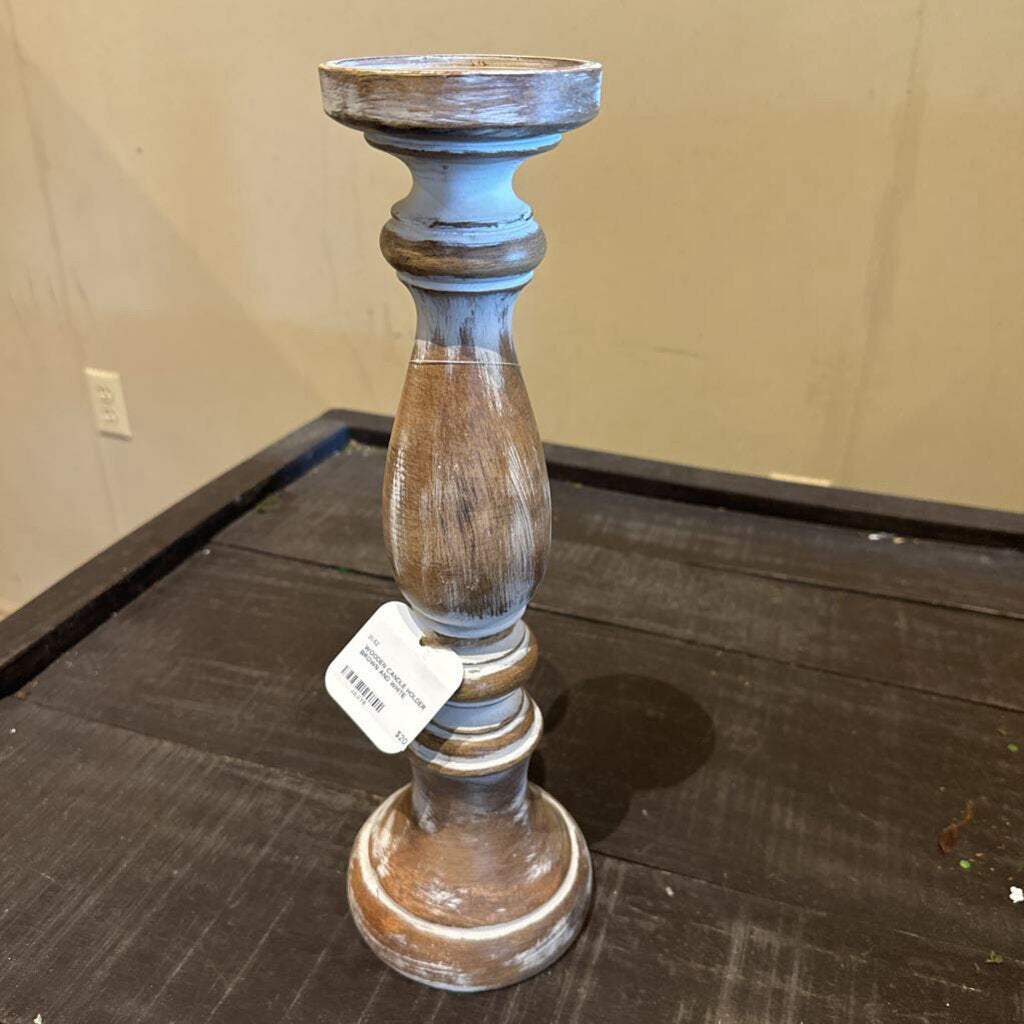 WOODEN CANDLE HOLDER