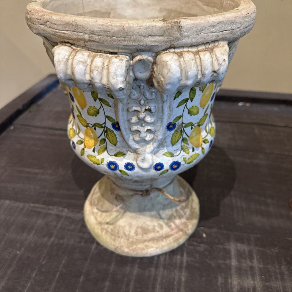 CONCRETE URN WITH LEMONS