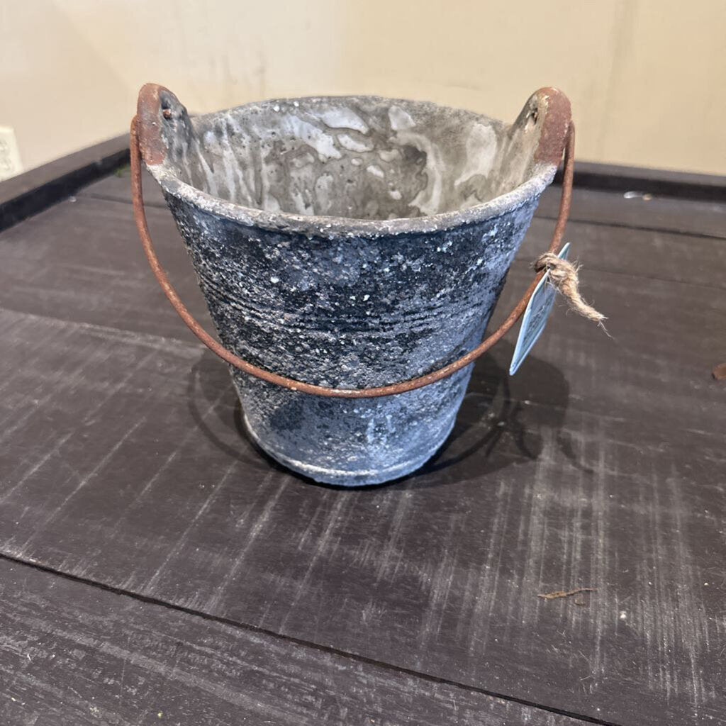 CONCRETE PAIL WITH METAL HANDLE