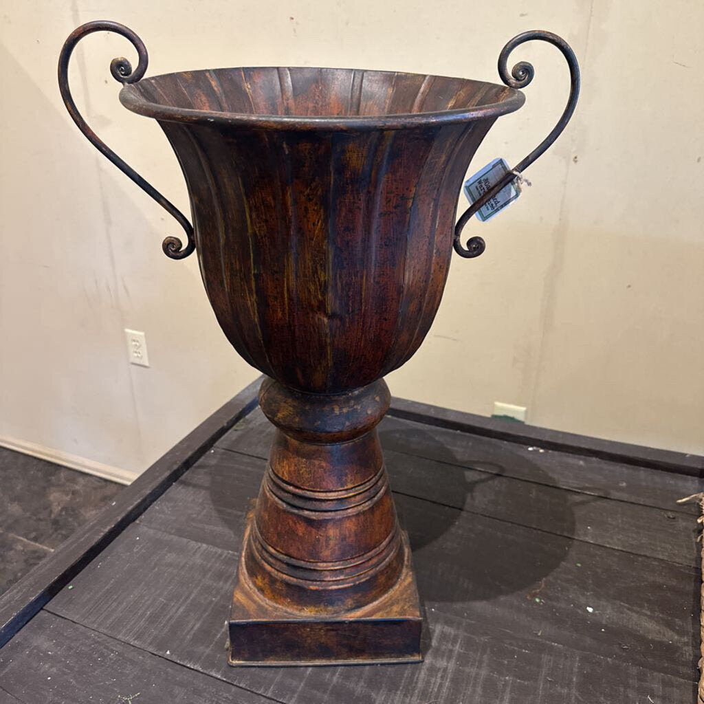 METAL URN