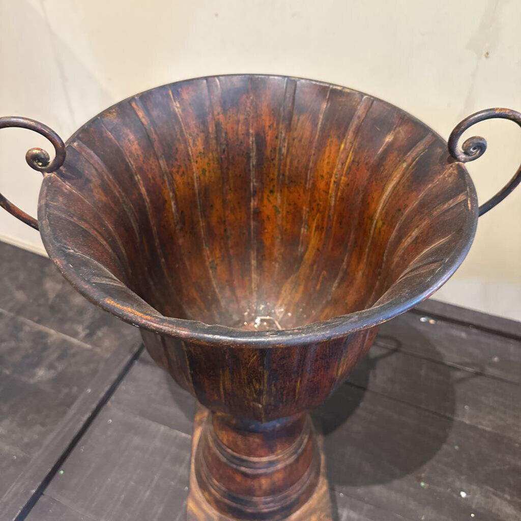 METAL URN