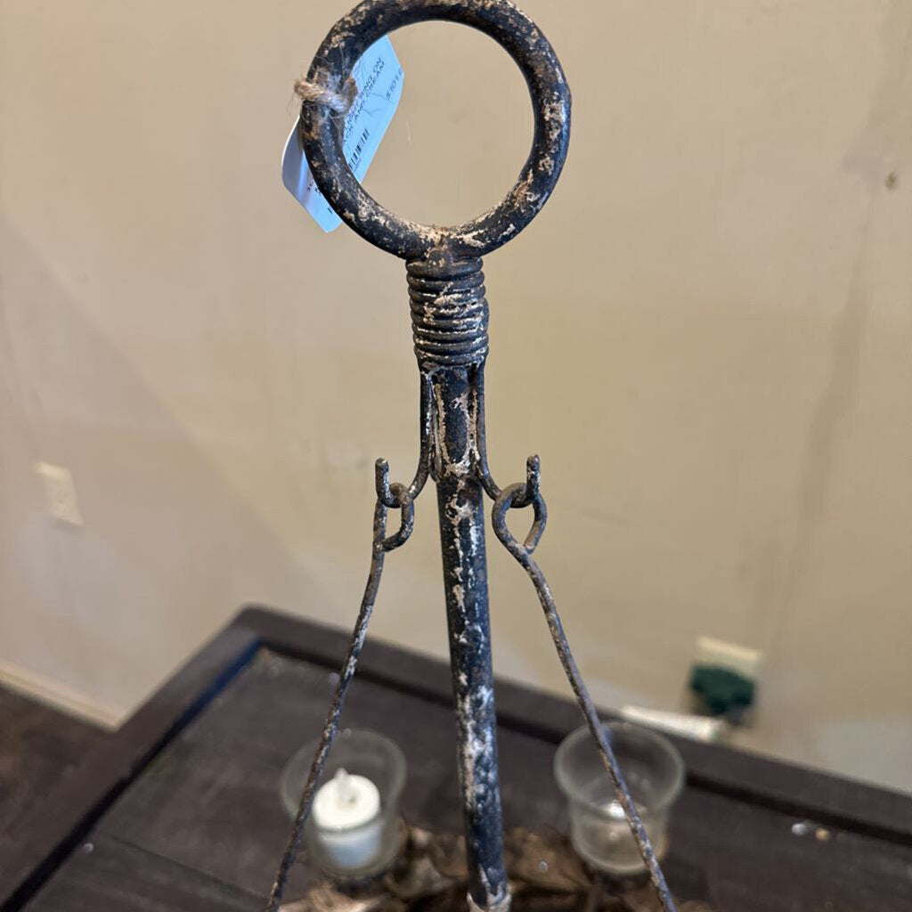 METAL TEA LIGHT RING ON STAND