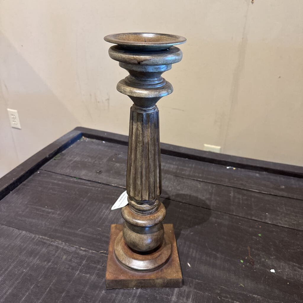 PILLAR CANDLE HOLDER