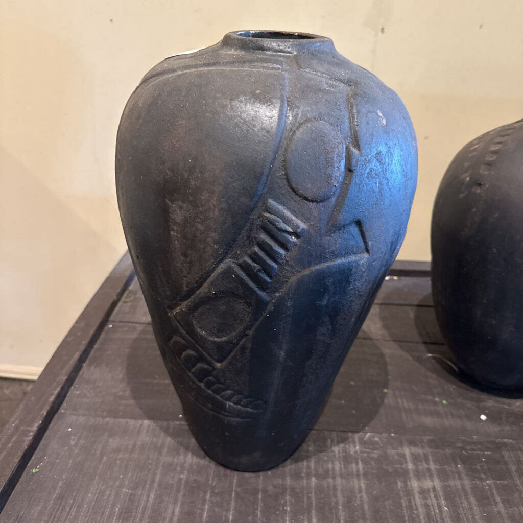 DECORATIVE POT