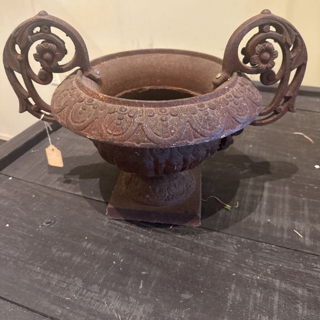 CAST IRON URN