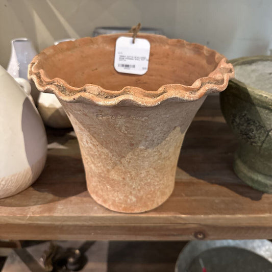 TERRA COTTA SCALLOPED EDGE HANGING WALL POT