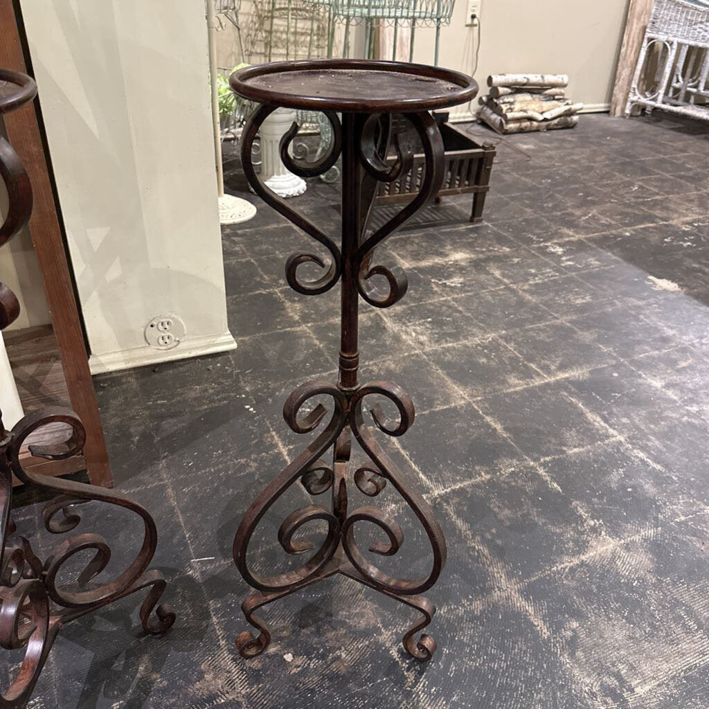 METAL PLANT STAND