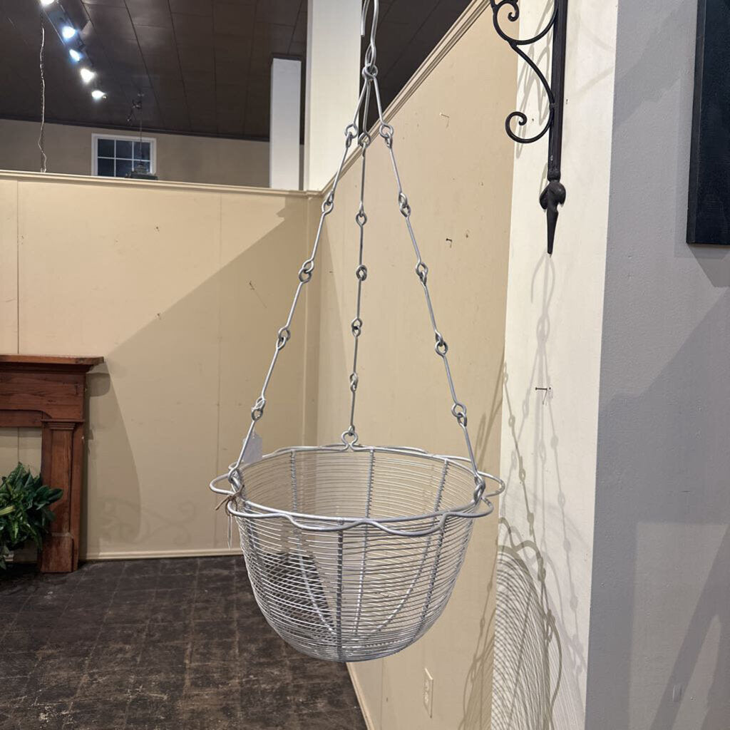 HANGING WIRE PLANTER