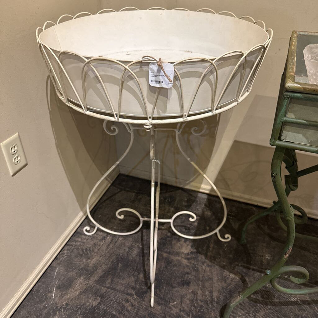 WROUGHT IRON PLANTER