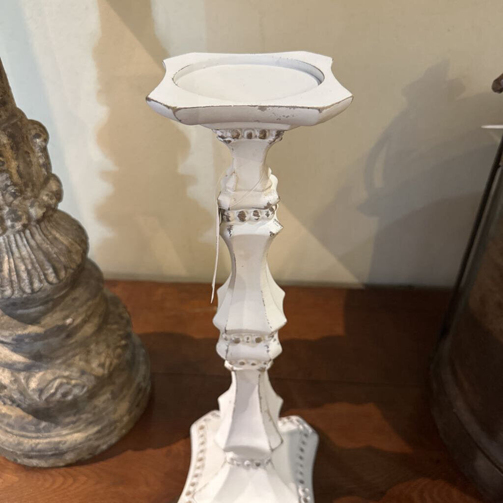 PILLAR HOLDER