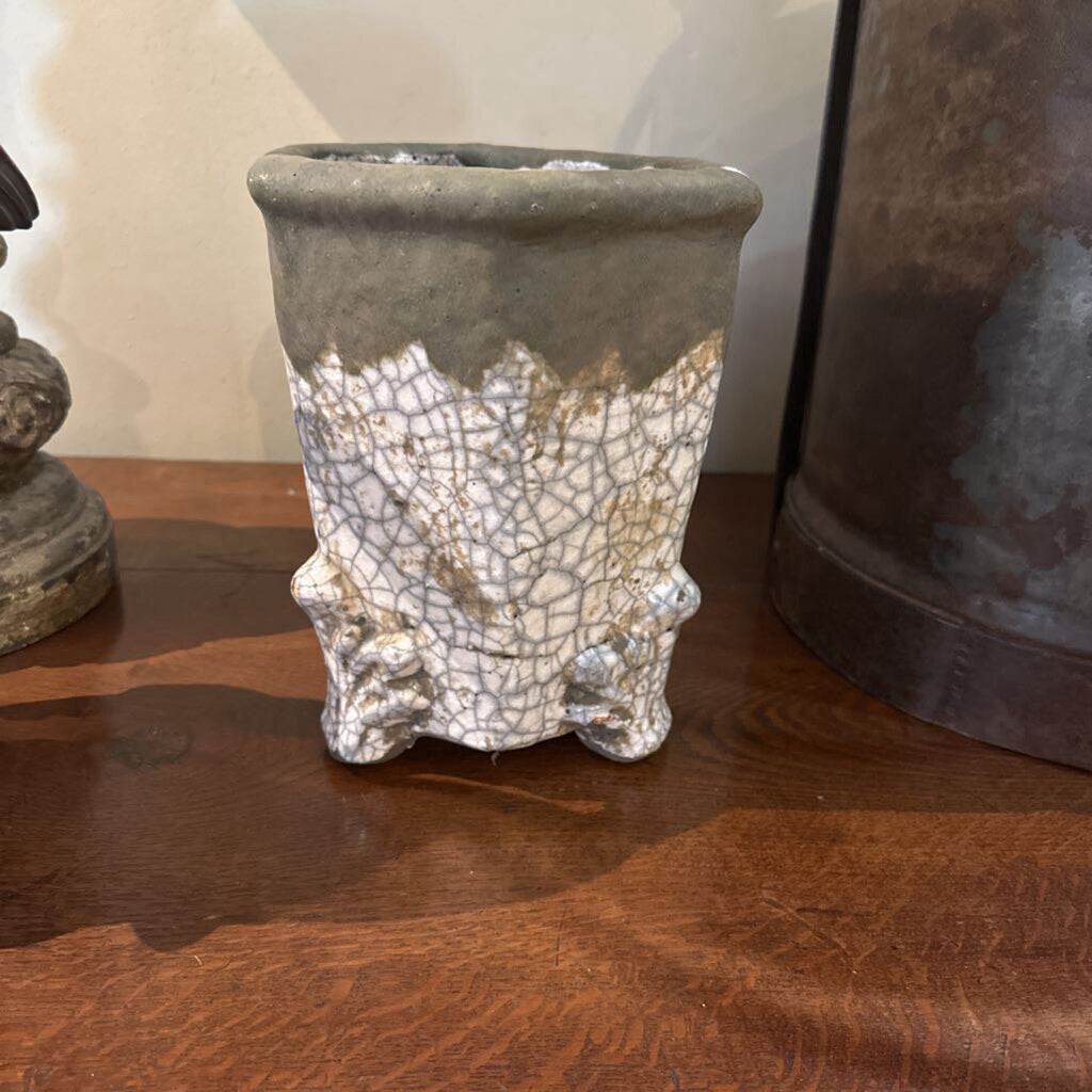CONCRETE PLANTER WITH CRACKLE FINISH