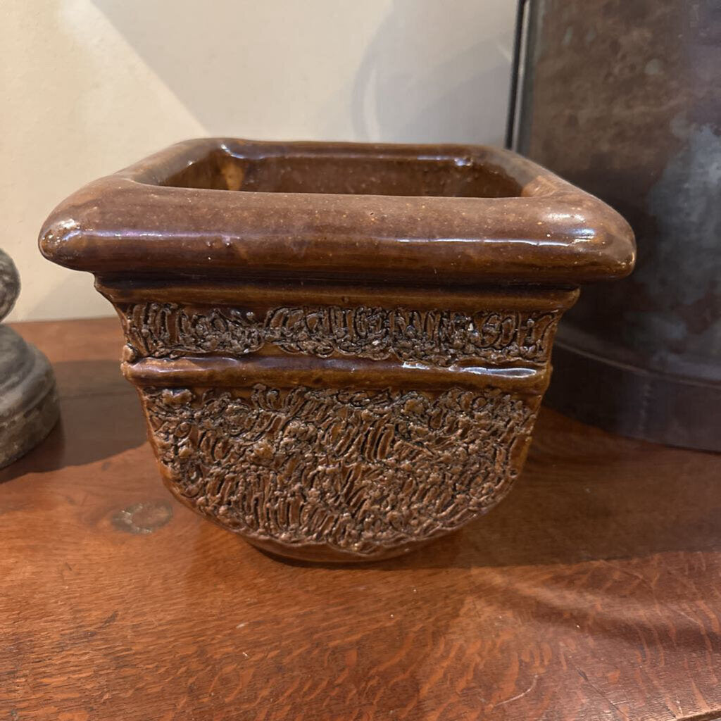 TERRA COTTA PLANTER