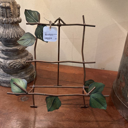 METAL EASEL WITH LEAVES