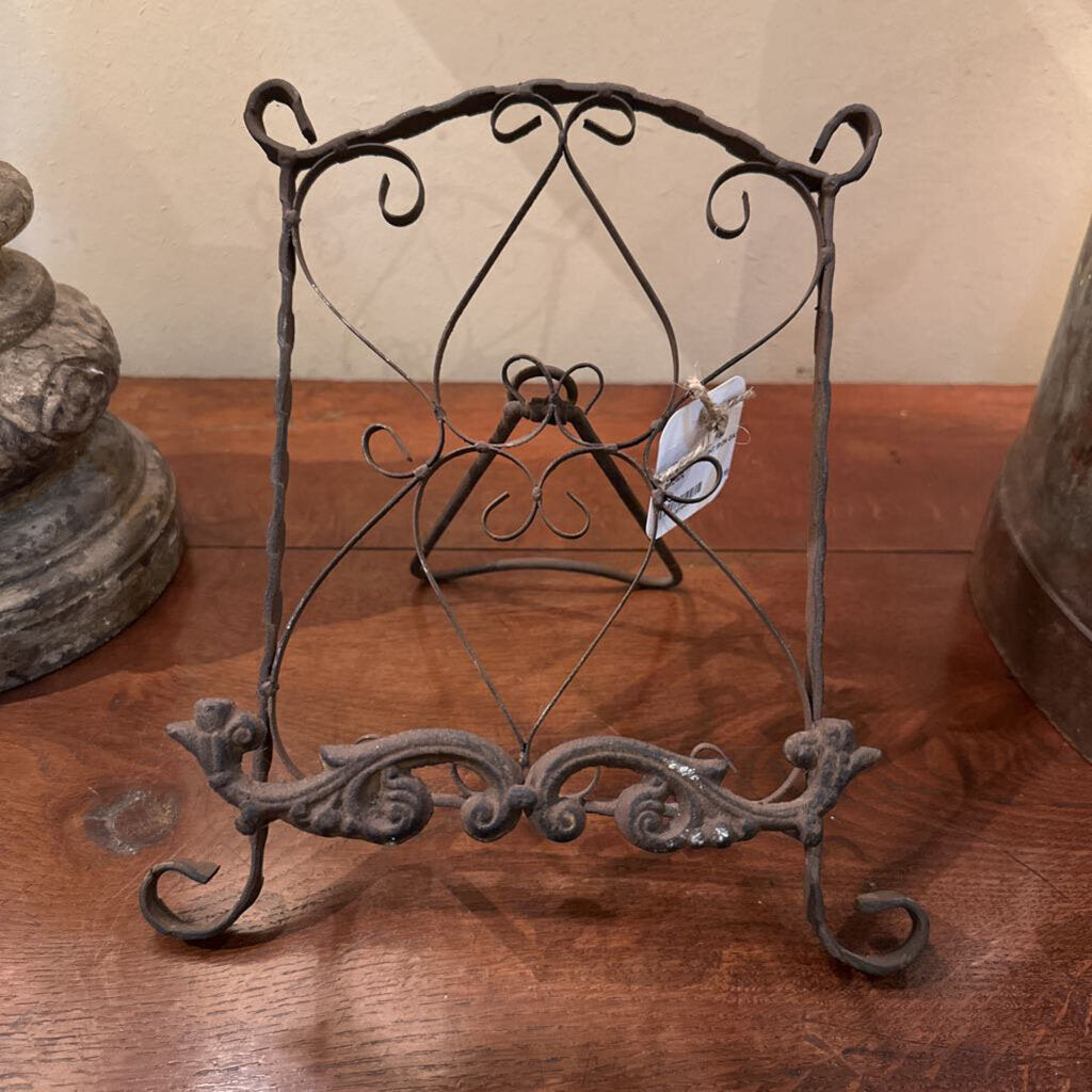 VINTAGE WROUGHT IRON EASEL