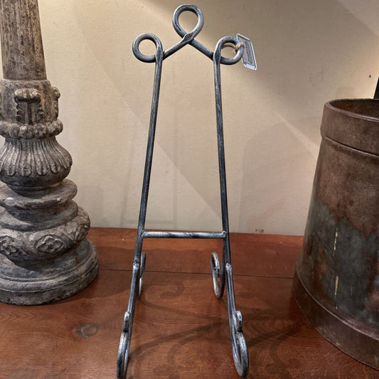 METAL ART STAND