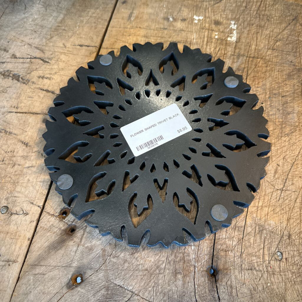FLOWER SHAPED TRIVET