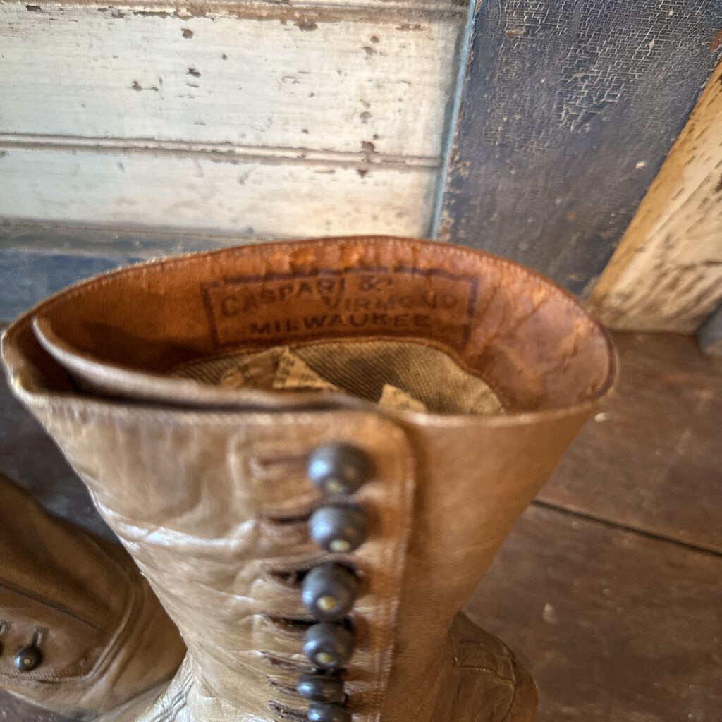 EARLY 1900'S LADIES BUTTON UP BOOTS