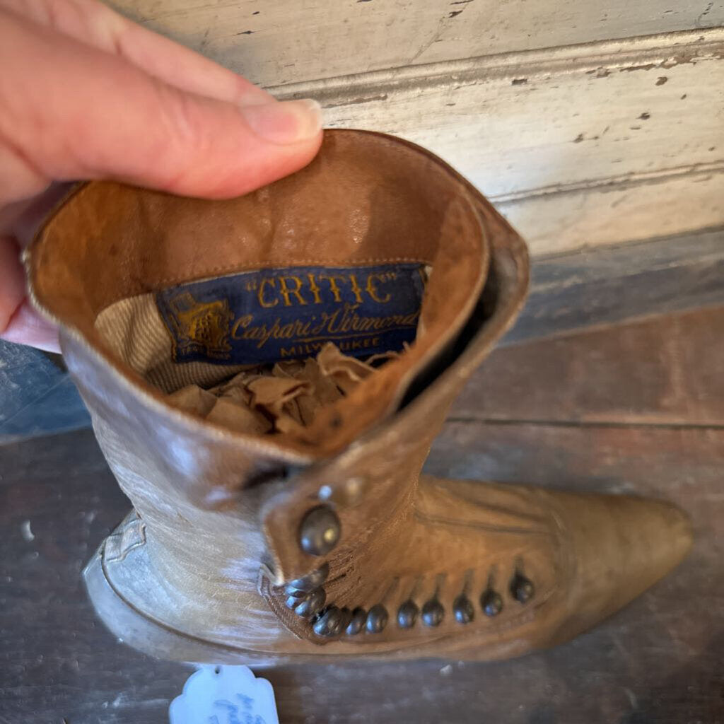 EARLY 1900'S LADIES BUTTON UP BOOTS