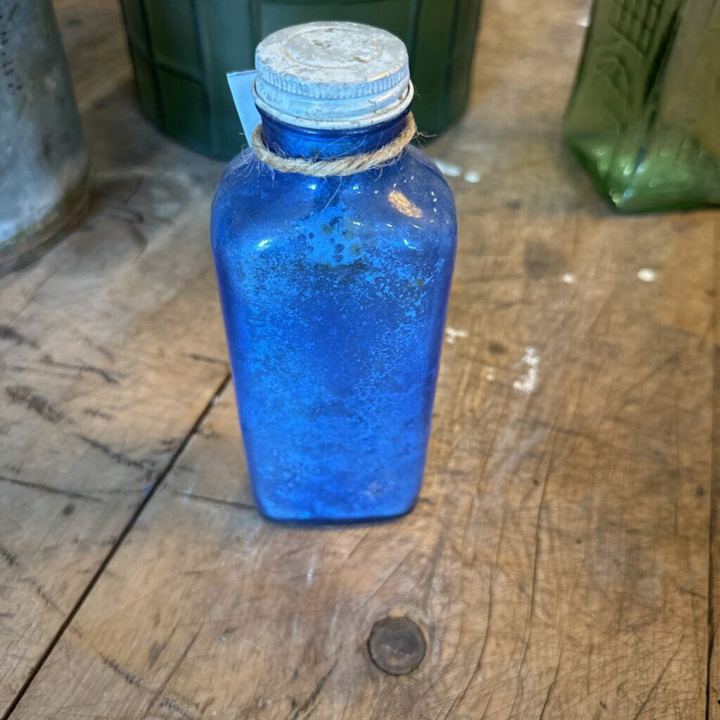 BOTTLE WITH LID