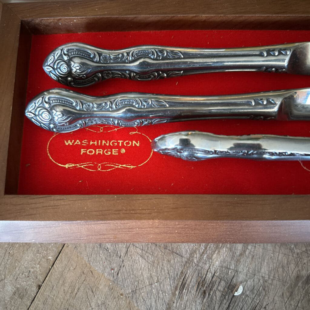 WASHINGTON FORGE CARVING SET