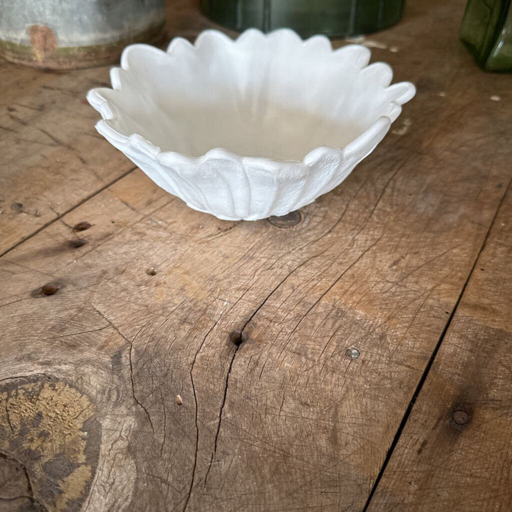 MILK GLASS LILY PONS SUNFLOWER BOWL