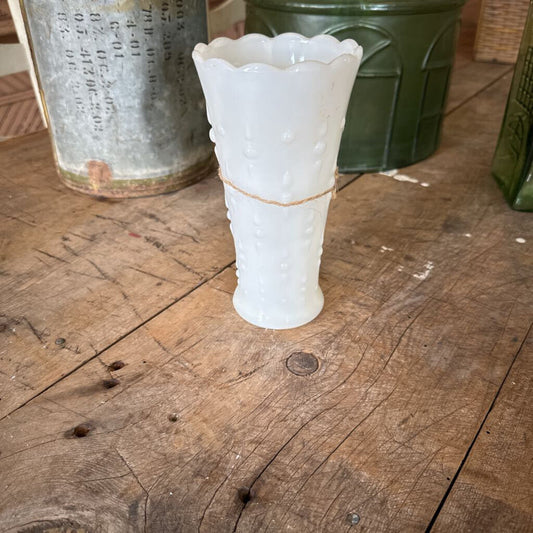 ANCHOR HOCKING MILK GLASS VASE