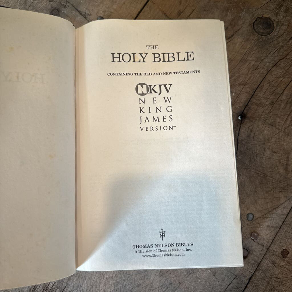 NEW KING JAMES VERSION BIBLE