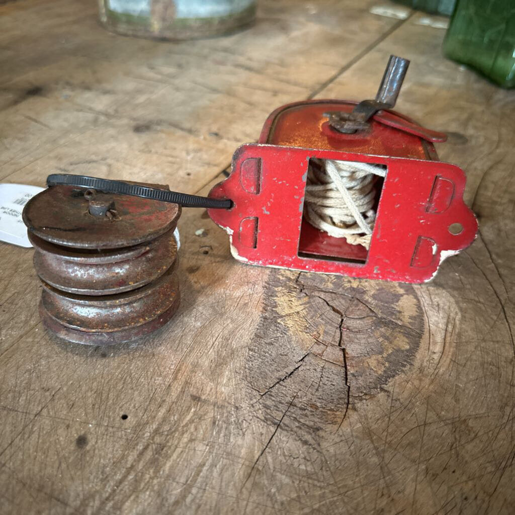 INDOOR CLOTHES LINE APPARATUS