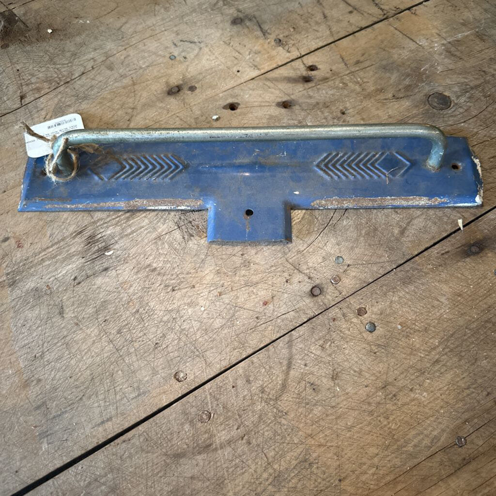 COLONIAL BREAD METAL DOOR PULL