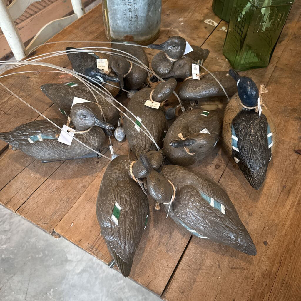 PLASTIC DUCK DECOY