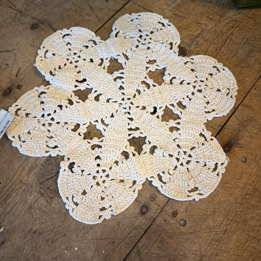 CROCHET DOILY