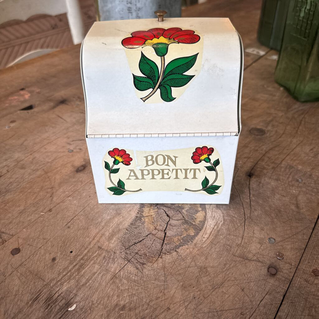 METAL RECIPE BOX WITH RECIPE CARDS