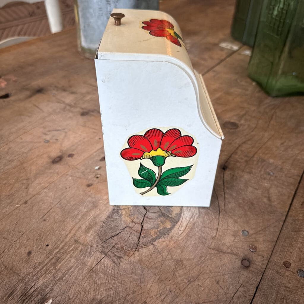 METAL RECIPE BOX WITH RECIPE CARDS