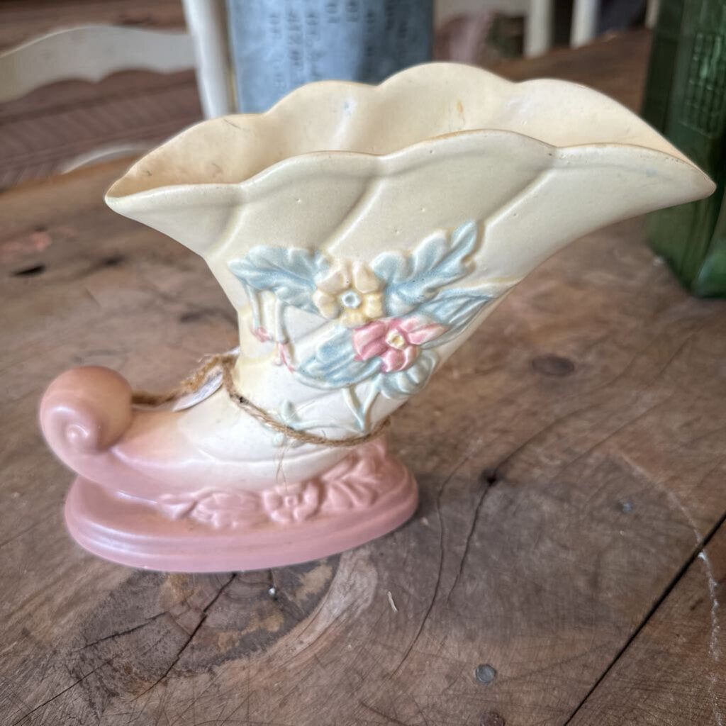 HULL CORNUCOPIA VASE