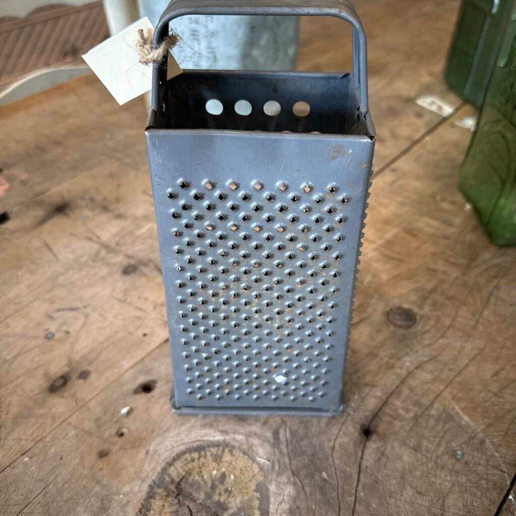 KITCHEN GRATER