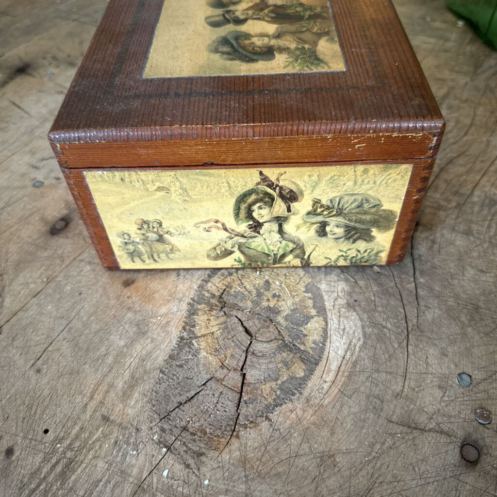 CEDAR BOX WITH VINTAGE PICTURES