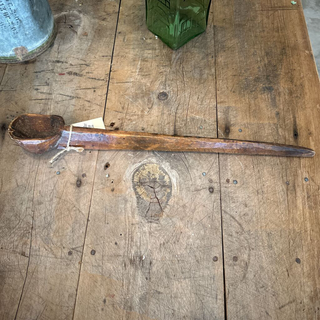 PRIMITIVE WOODEN GRAIN SCOOP