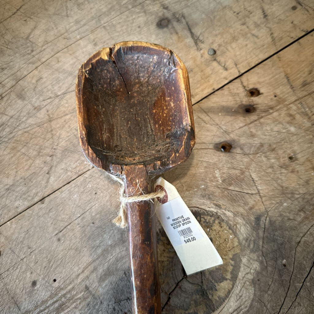 PRIMITIVE WOODEN GRAIN SCOOP