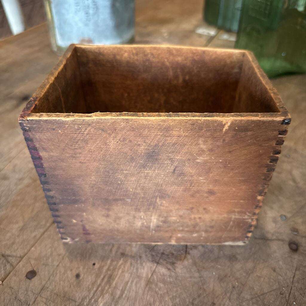 WOODEN SEWING MACHINE OIL BOX