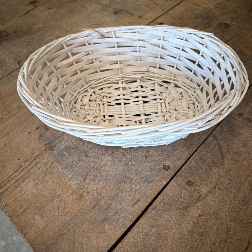 WICKER BASKET