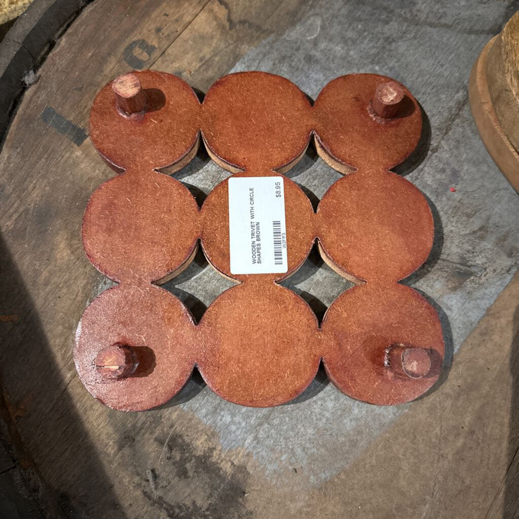 WOODEN TRIVET WITH CIRCLE SHAPES