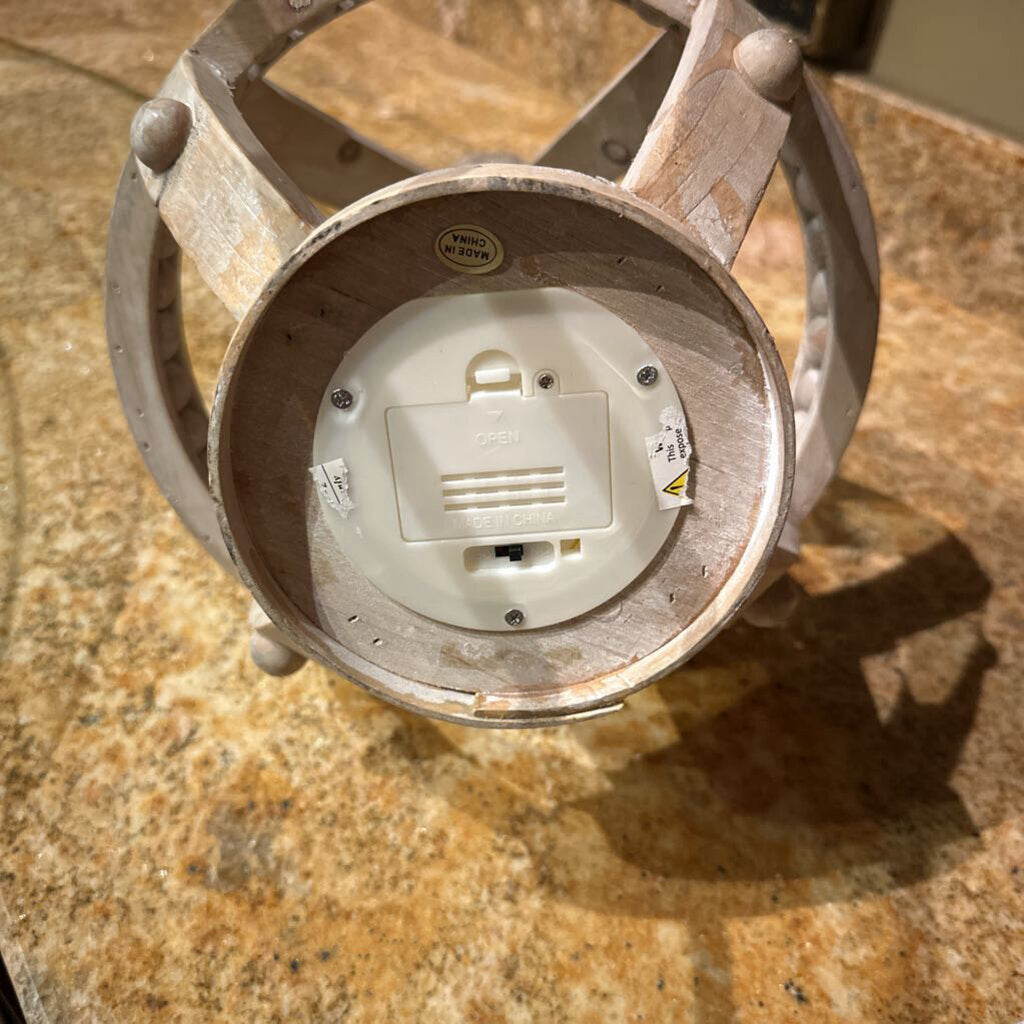 WOODEN LANTERN WITH FIXED FLAMELESS CANDLE