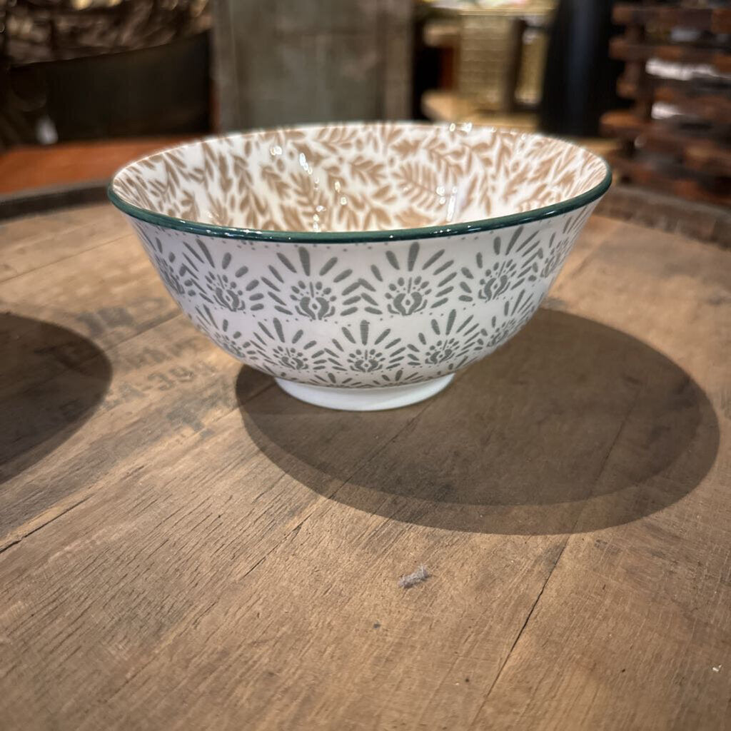 PATTERNED BERRY BOWL