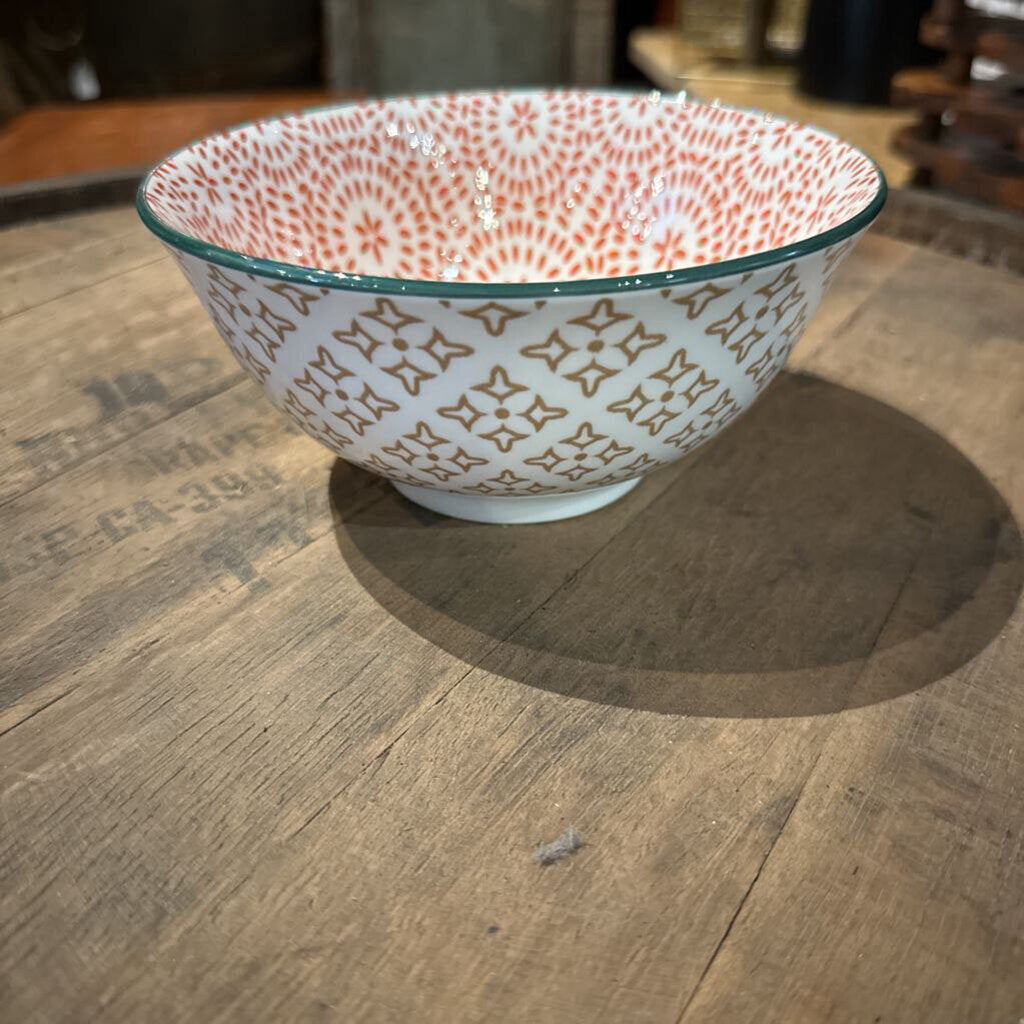 PATTERNED BERRY BOWL