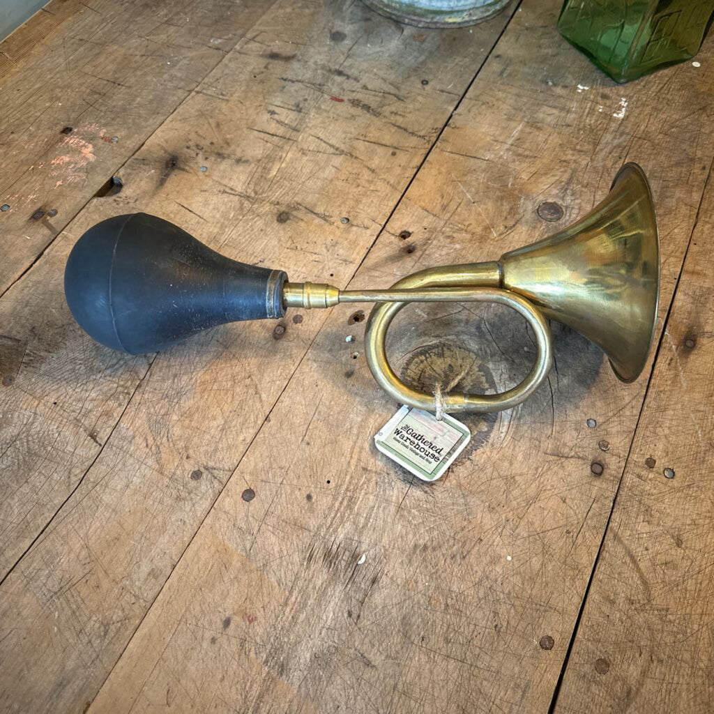 BRASS HORN WITH BULB