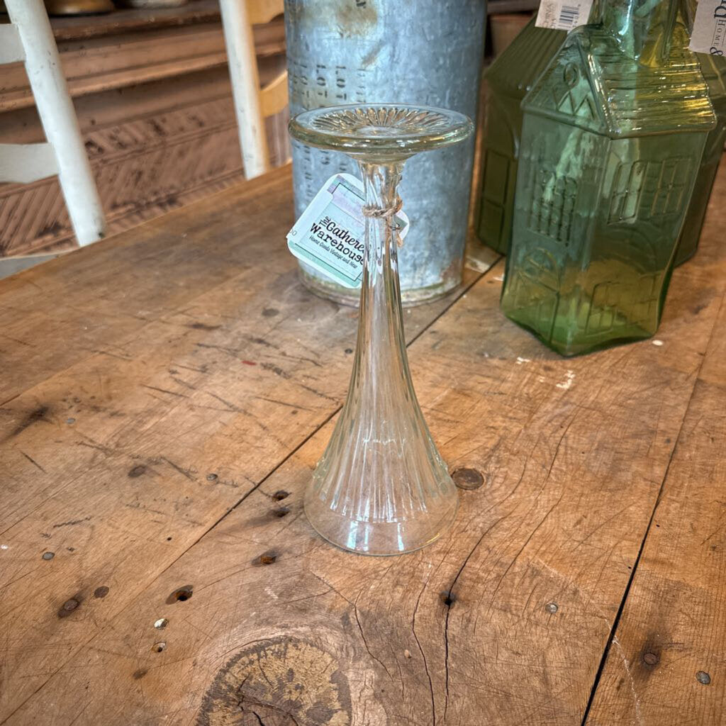 CRYSTAL PEDESTAL