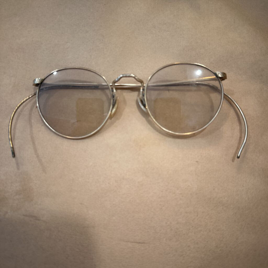 SPECTACLES