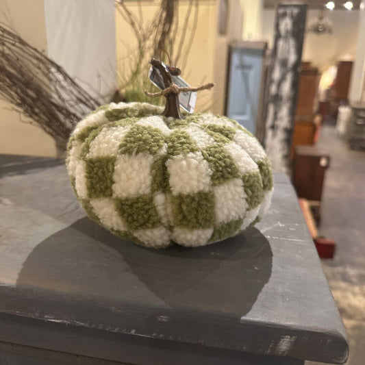PLUSH CHECKERED PUMPKIN