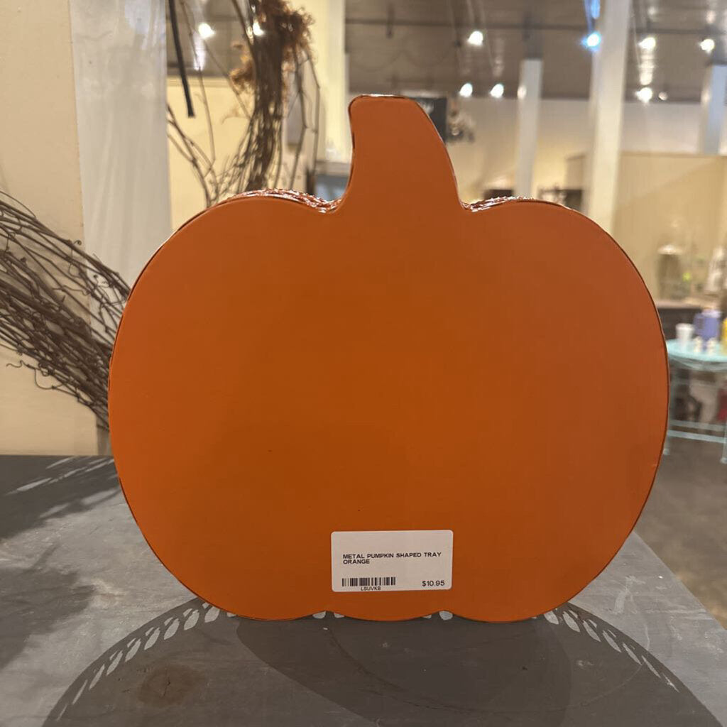 METAL PUMPKIN SHAPED TRAY