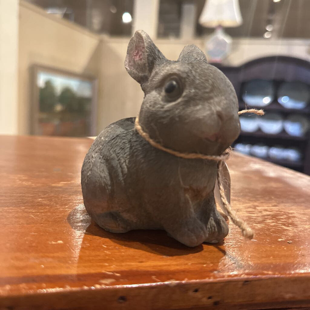 RESIN BUNNY